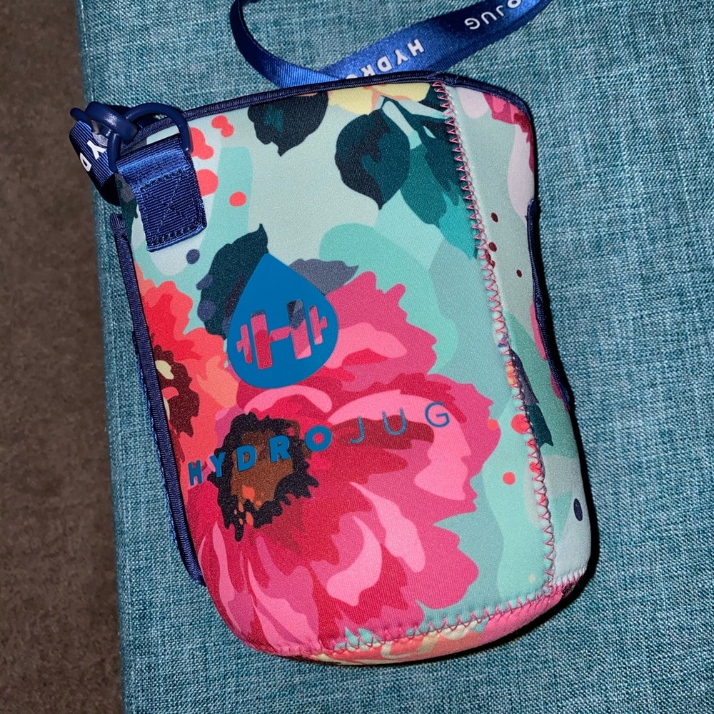 Floral hydro jug sleeve hardly used